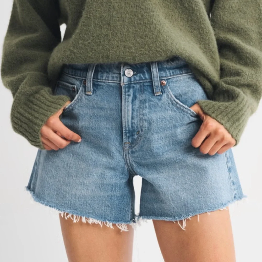 Abercrombie Mid Rise A-line Denim Short - Picture 3 of 5